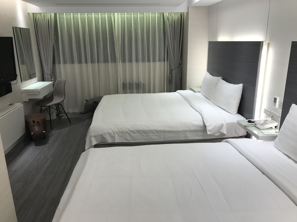Golden Garden Hotel 8/51