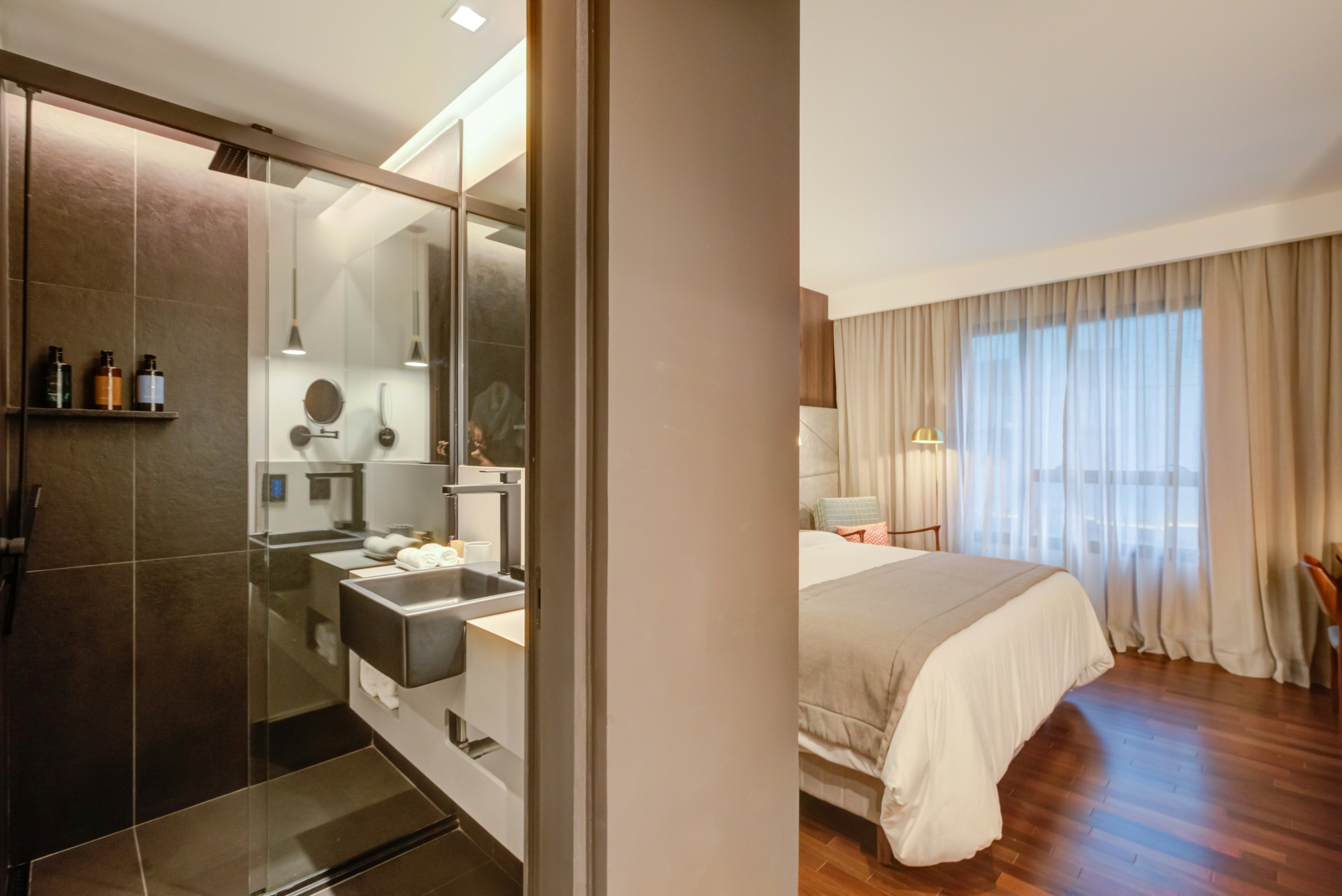 Qoya Sao Paulo Paulista, Curio Collection by Hilton 48/50