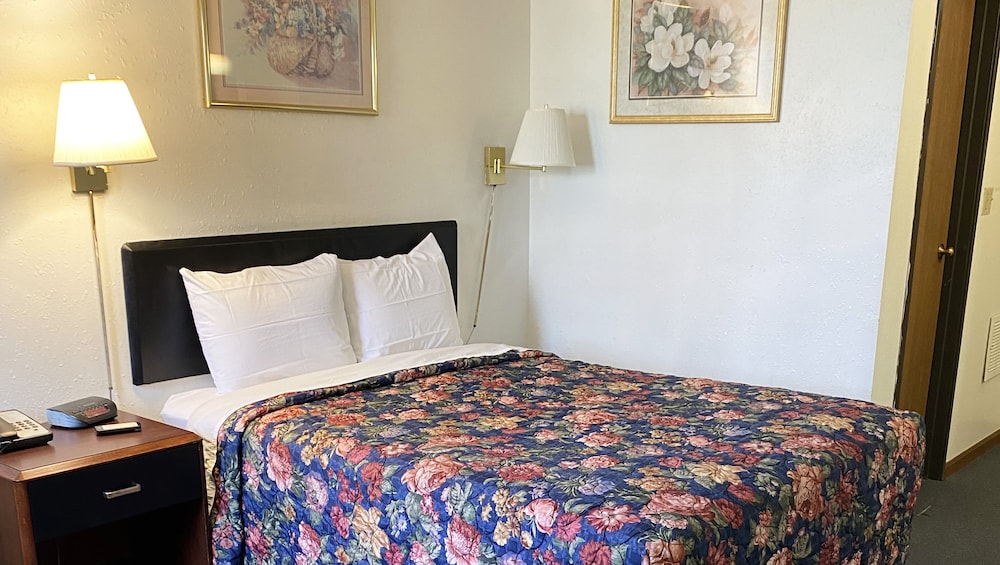OAK GROVE INN 8/31