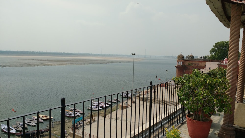 Amritara Suryauday Haveli Varanasi 44/50