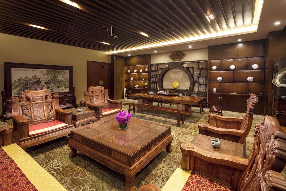 Ramada by Wyndham Huize 14/25