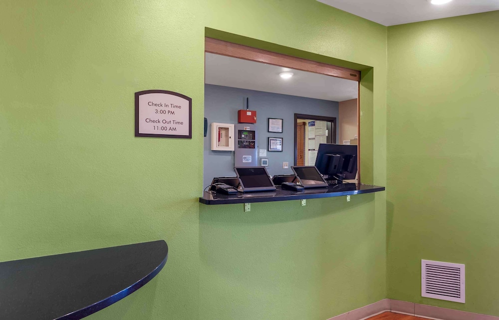 WoodSpring Suites Colorado Springs 6/47