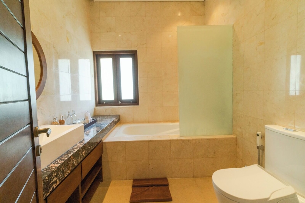 LAROSE VILLA 45/47