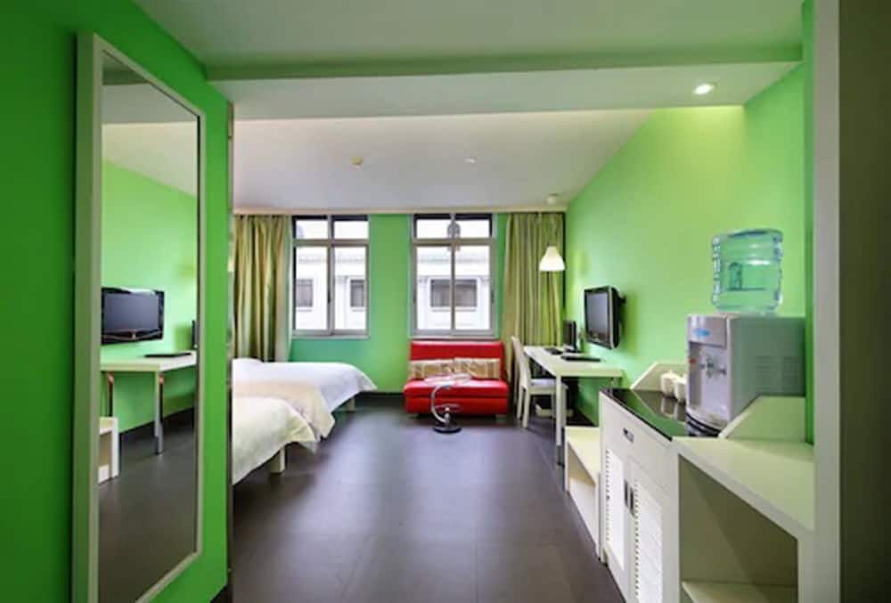 LN White House Hotel 39/48