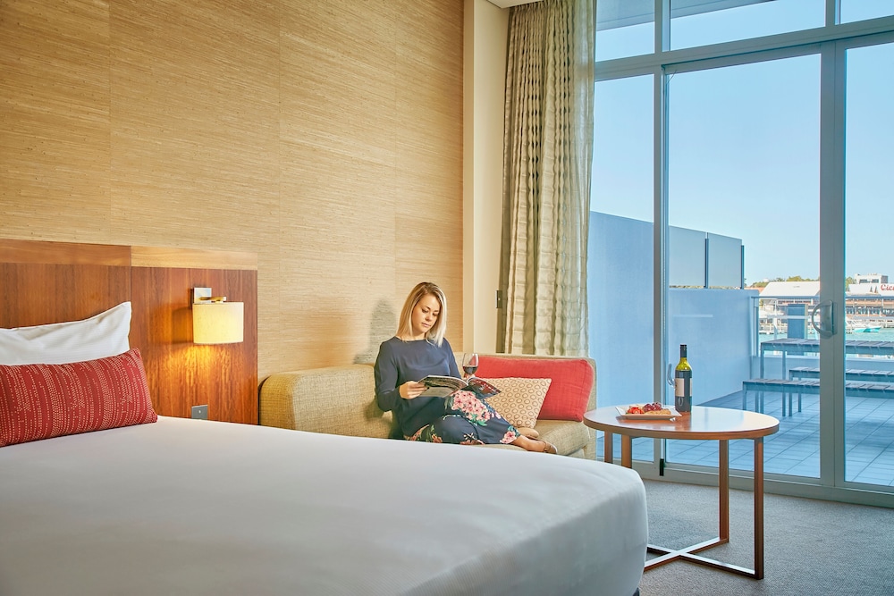Bliss, Double Bed, Bathtub، The Sebel Mandurah 7/10