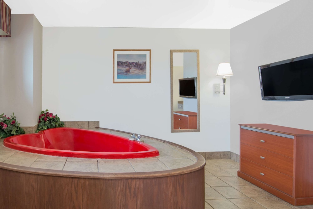 Super 8 By Wyndham Alamosa 38/51