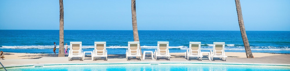 Kombo Beach Resort 45/50