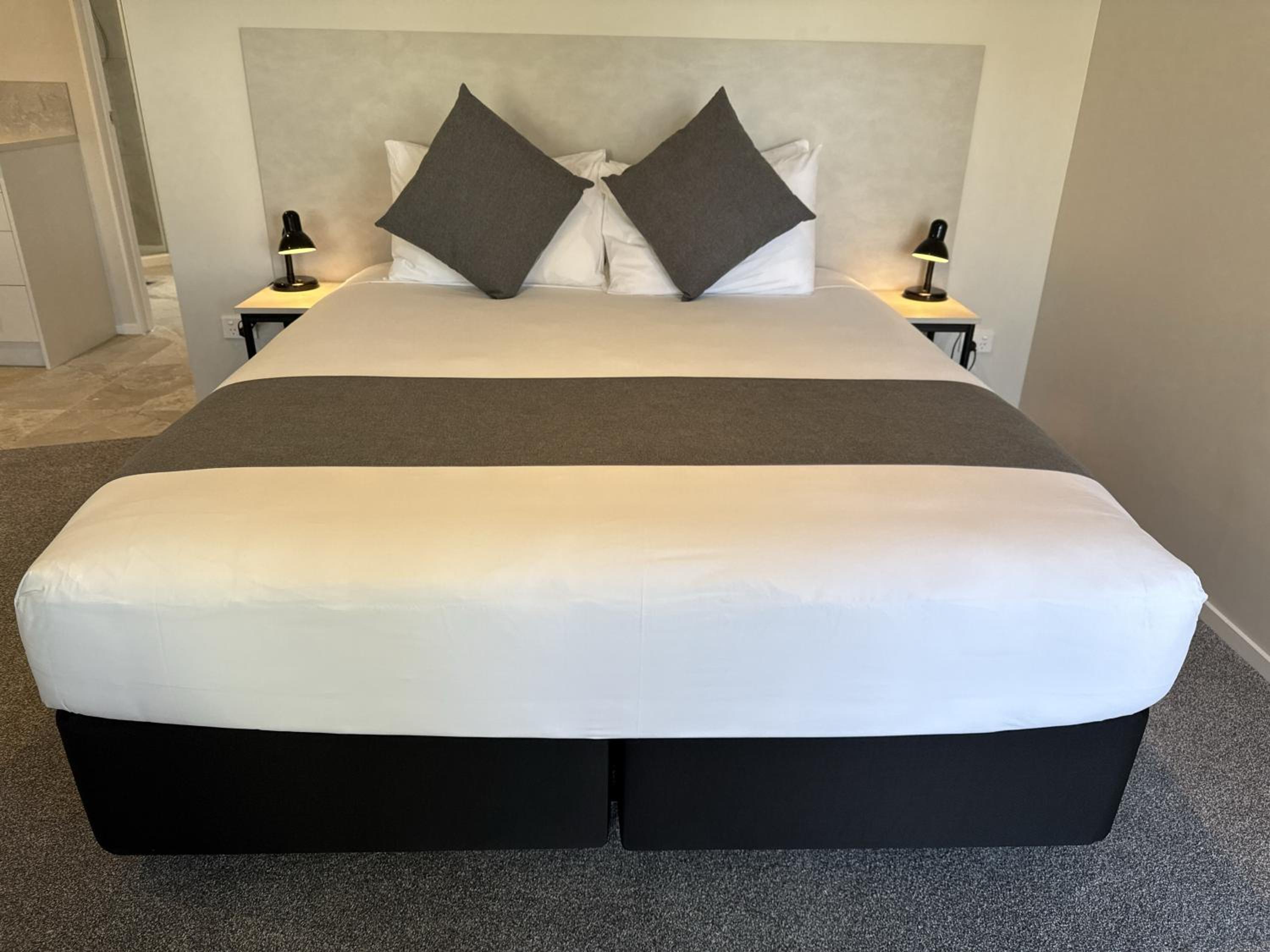 1 Bedroom, Deluxe, Suite, Bathtub