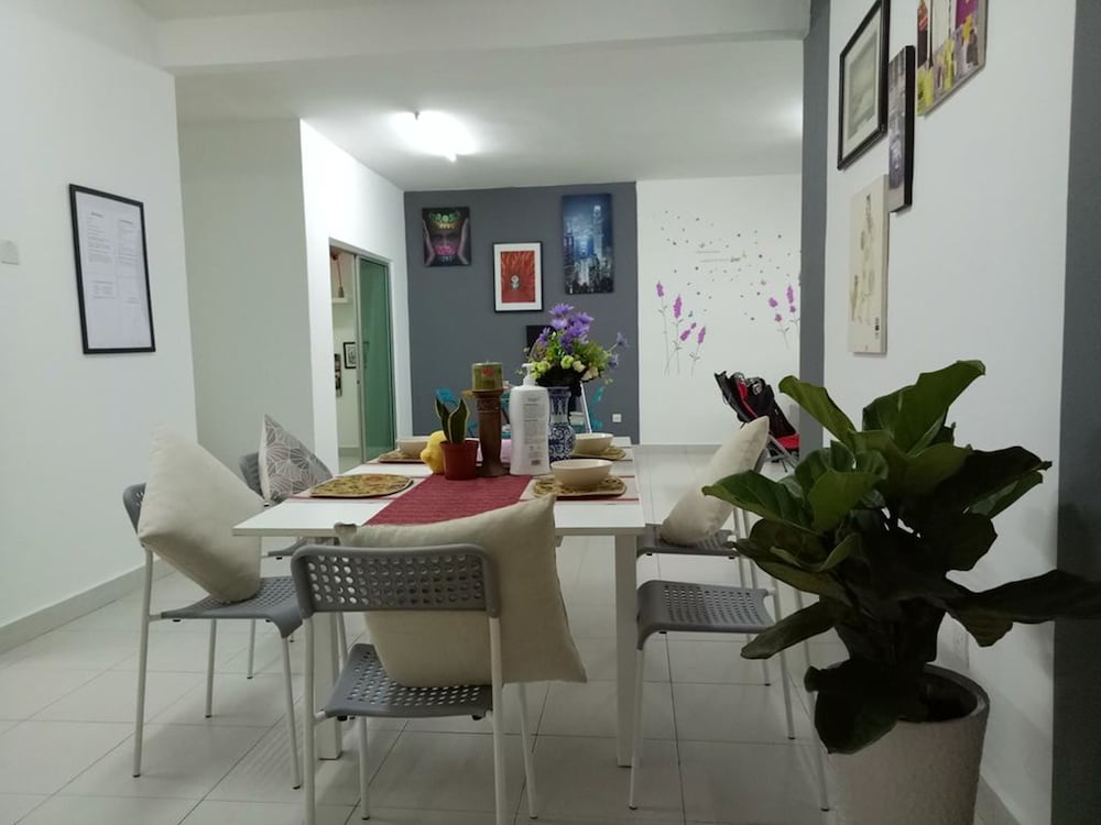 Aeon Tebrau Homestay & Hotel 43/62
