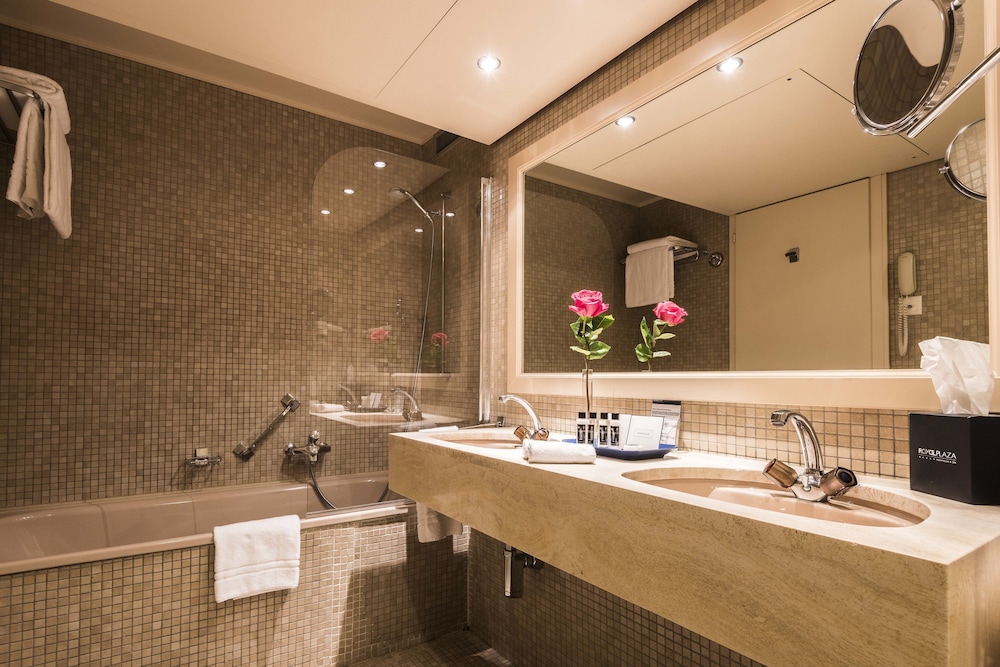 Royal Plaza Montreux Hotel 24/77