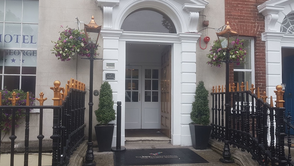 Hotel St. George by Nina 7/50