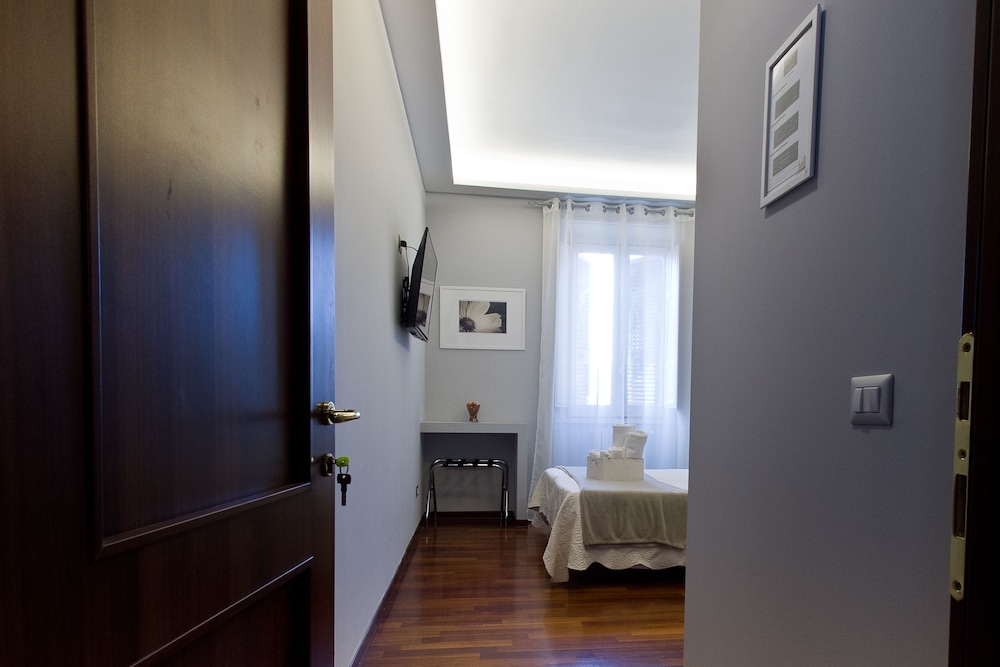 Borguese Executive Suites 30/30