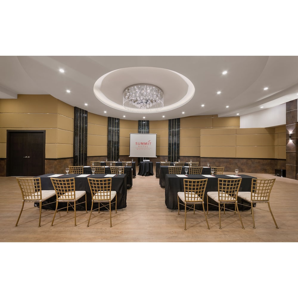 Summit Hotel Magnolia 60/70