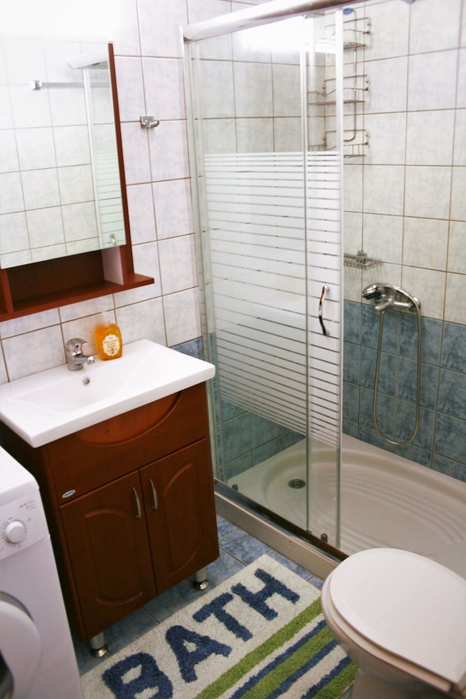 Lagoon View Apartments - Adults Only 24/70