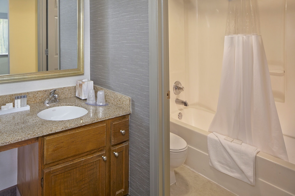 New Haven Village Suites 10/34