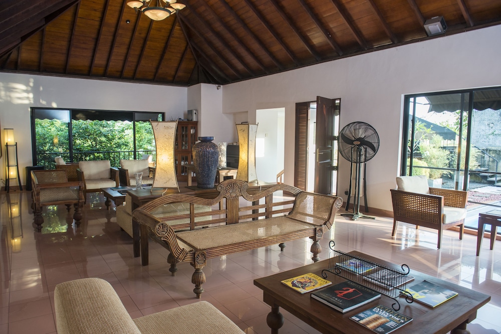 Villa Escondite 28/50