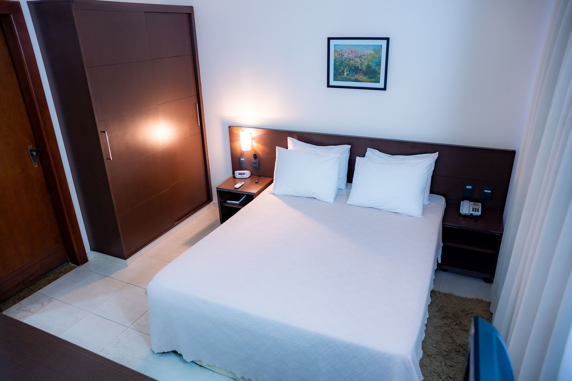 FLAT, DOUBLE BED