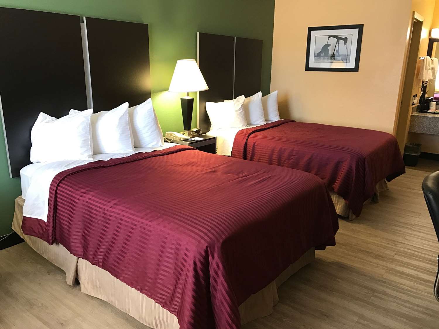 2 Full Beds - Smoking, Micfridge