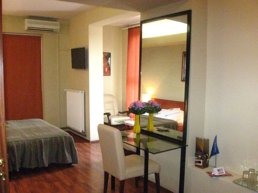 Tania Frankfurt Hotel Bucharest 28/48