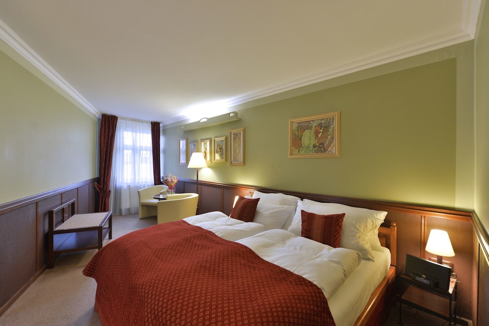HASTAL HOTEL 17/42