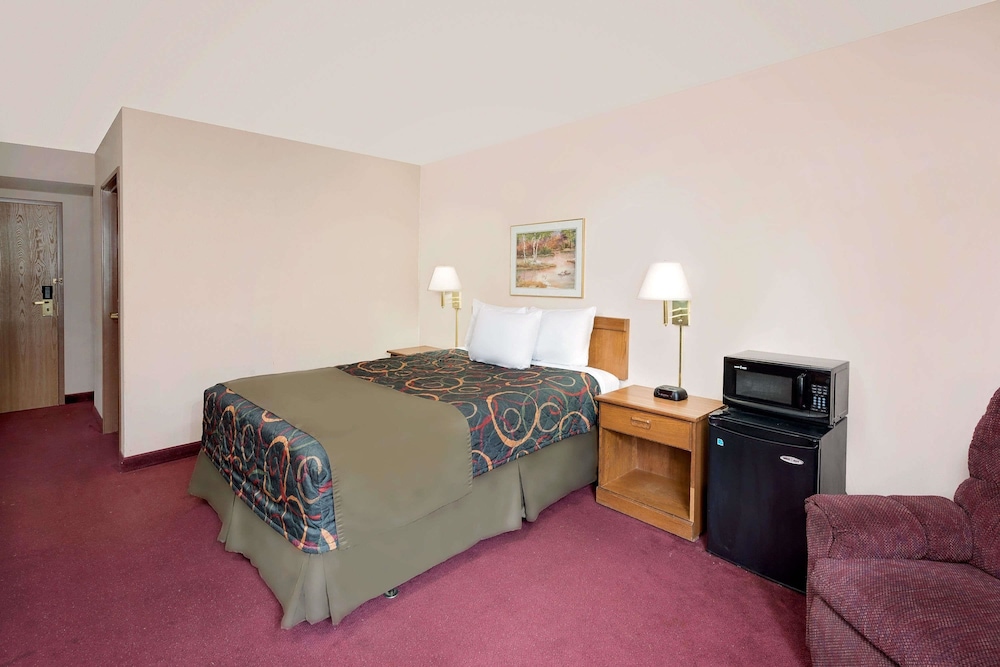 Days Inn By Wyndham Boonville 10/21