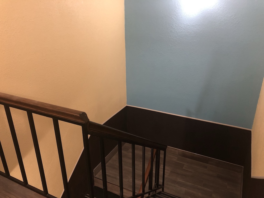 Days Inn By Wyndham Grove City Columbus South 14/27