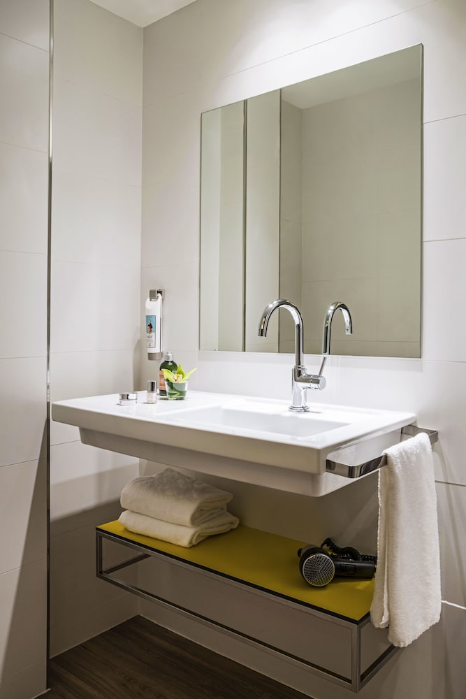 Ibis Styles Barcelona Centre Hotel 68/73