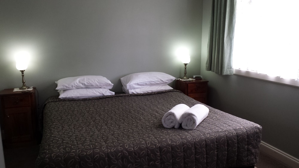 Daylesford Central Motor Inn 16/65