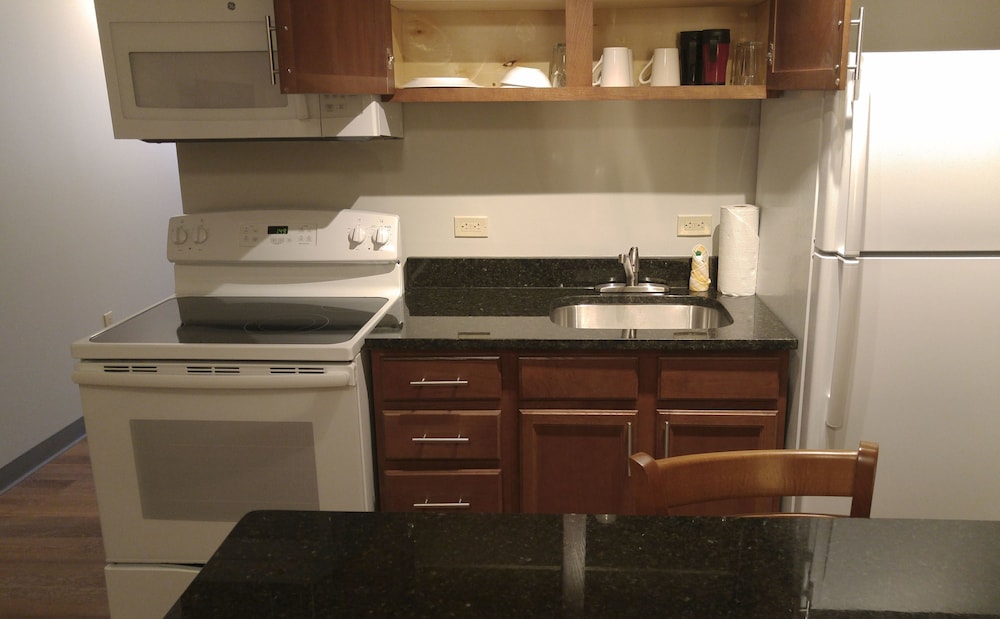 Affordable Suites of America Portage 34/45