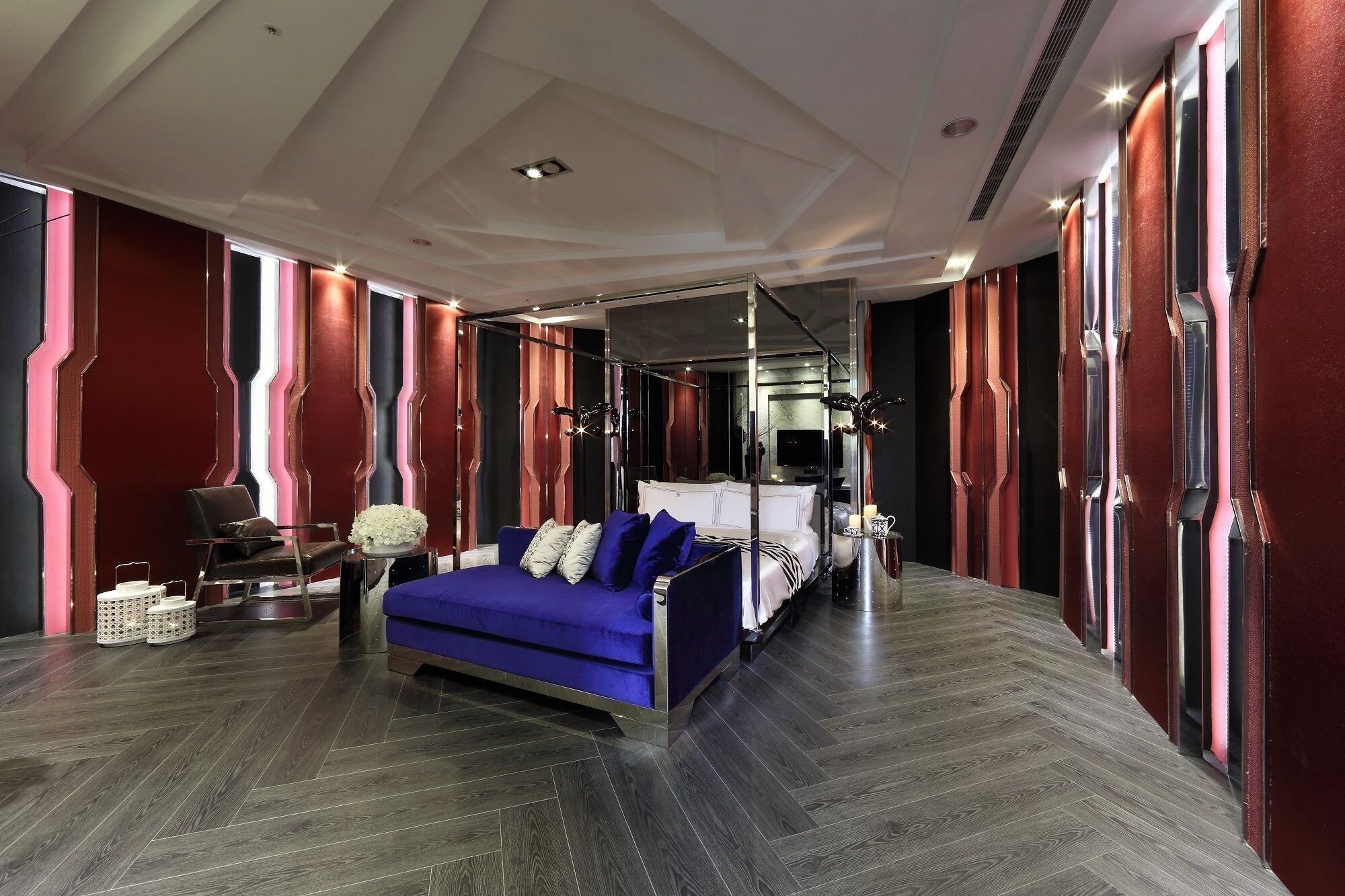 DELUXE, DOUBLE BED