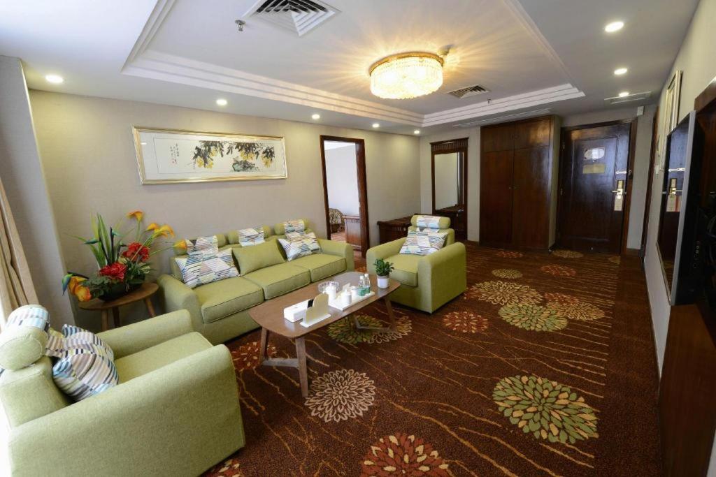 LIYUAN HOTEL 45/63