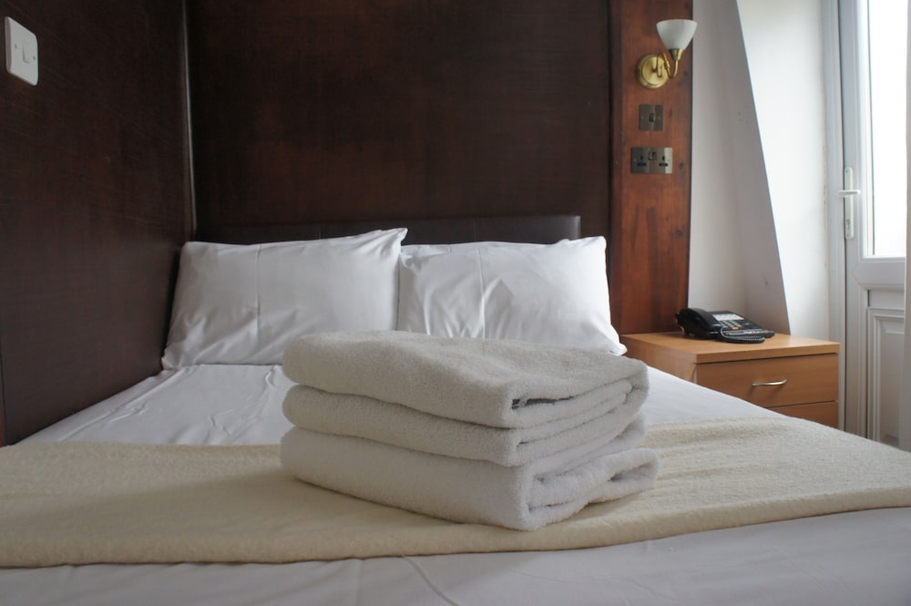 Plaza London Hotel 16/60