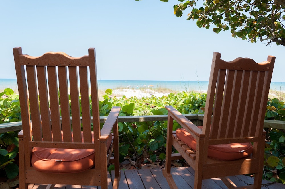 Beach Place Guesthouses 5/74