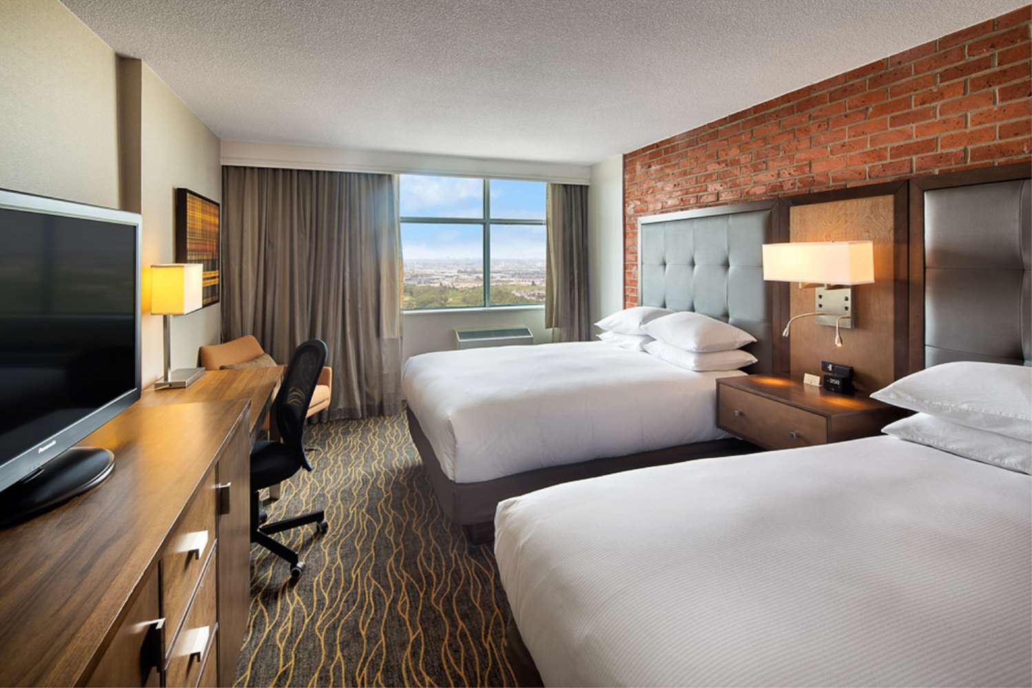 2 ROOMS, SUITE, 2 QUEEN BEDS