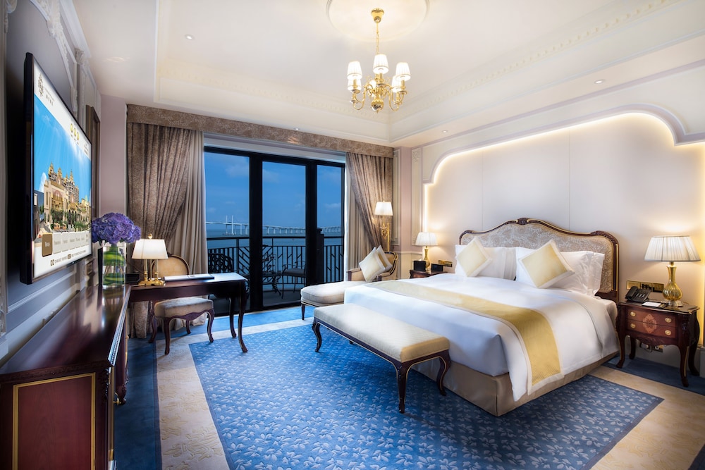 ROYAL, SUITE, BALCONY