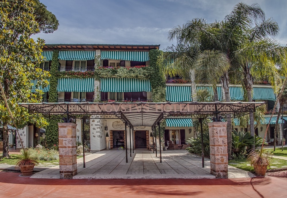 Augustus Hotel and Resort photo3