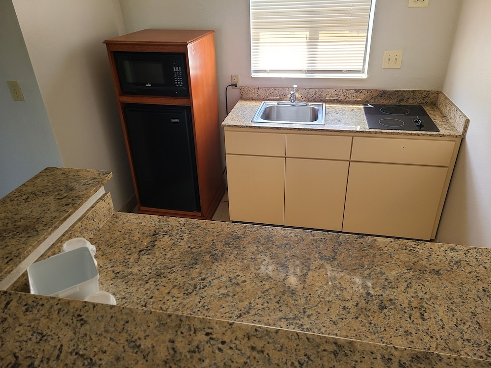 Quality Inn & Suites Orlando East - UCF Arena 9/43