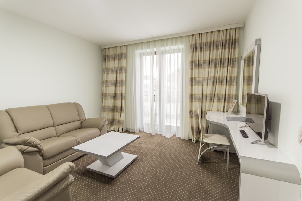 Hollywoodland Wellness And Spa Hotel 55/66