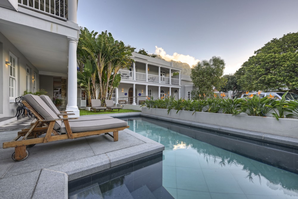 Three Boutique Hotel 51/79