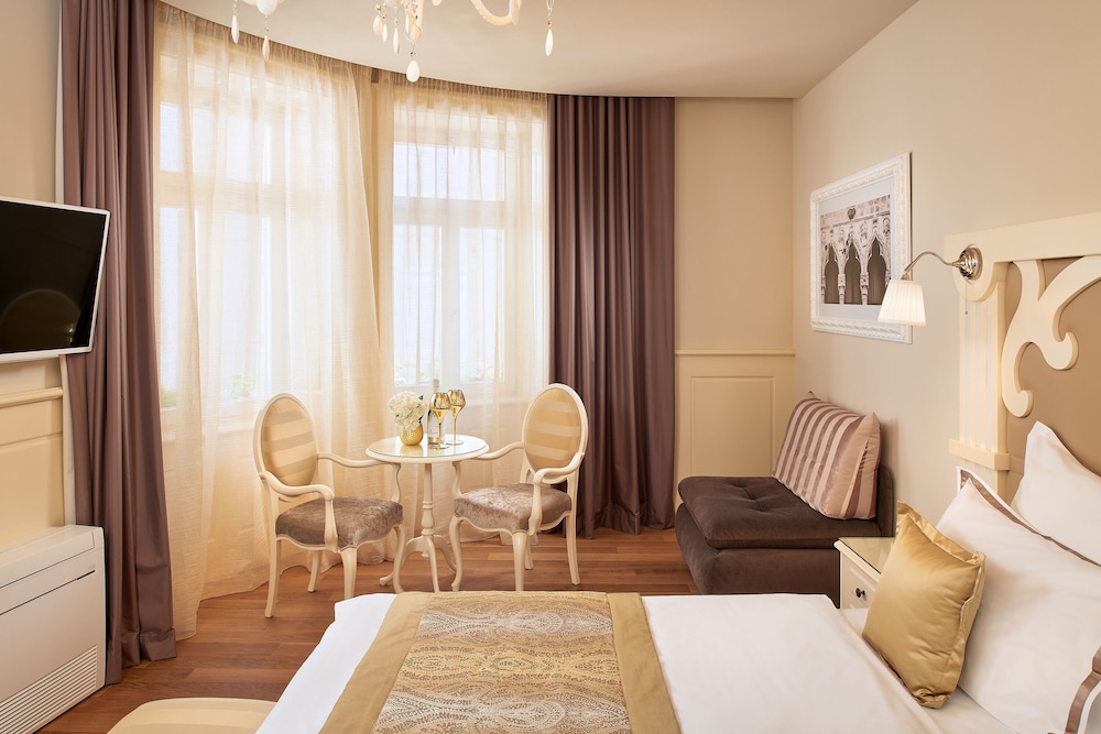 Piazza Heritage Hotel 23/76