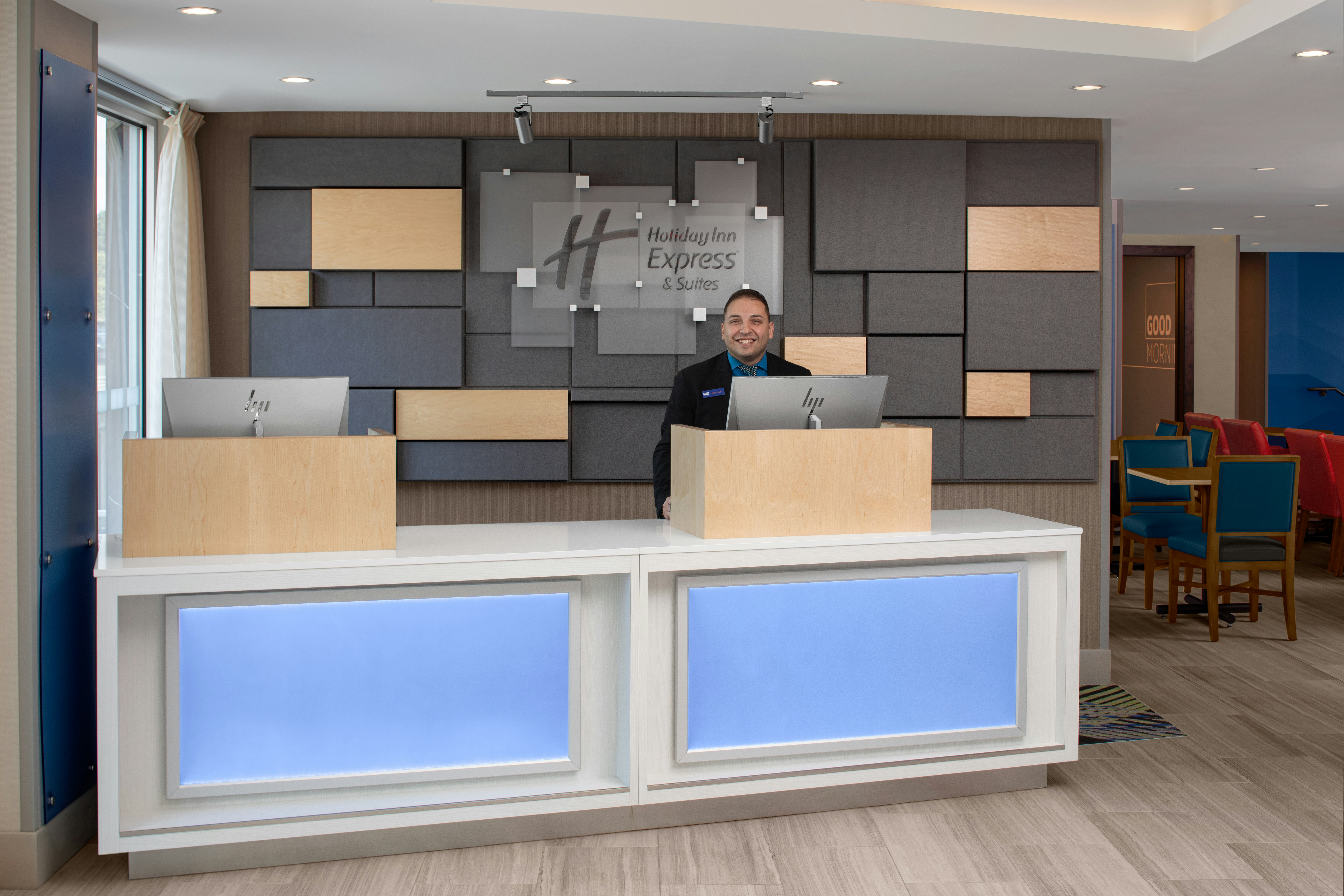 Lobby at Holiday Inn Express & Suites Woodside LaGuardia Airport, NEW YORK - NY