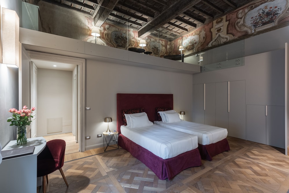 Palazzo Del Carretto Art Apartments 15/72
