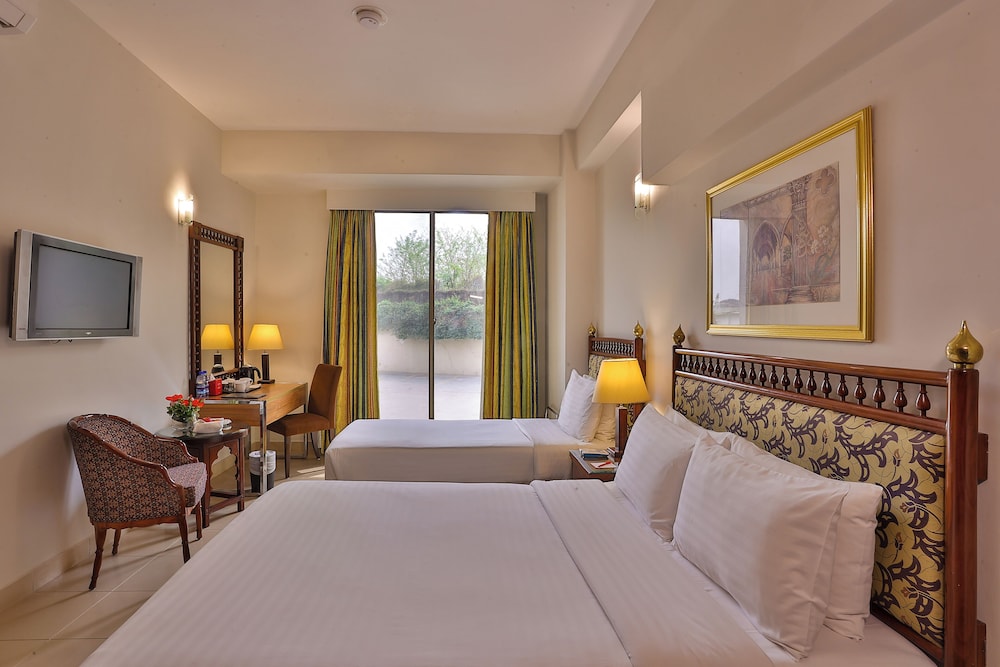 DELUXE, TWIN BEDS
