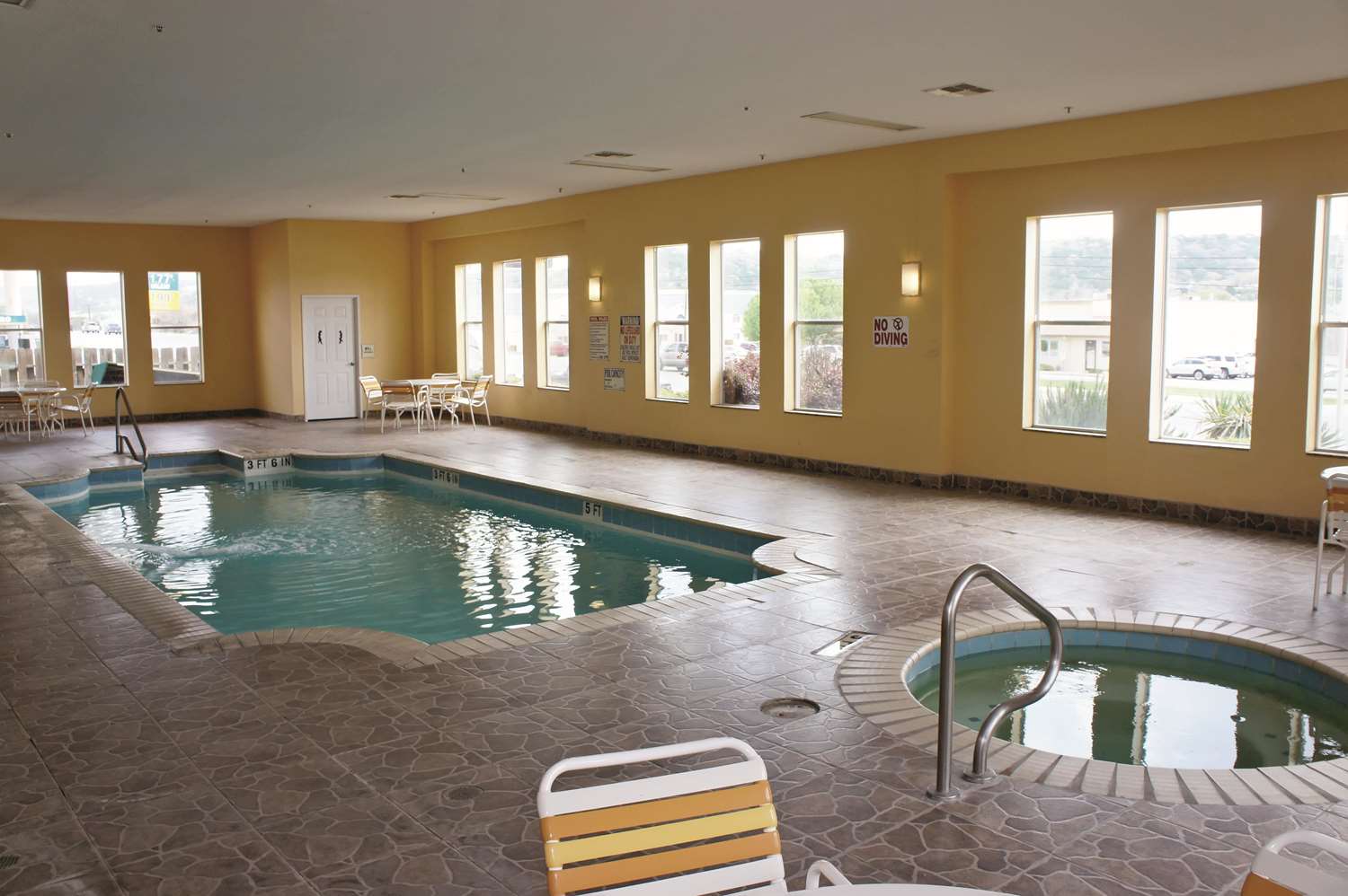 swimming pool spa