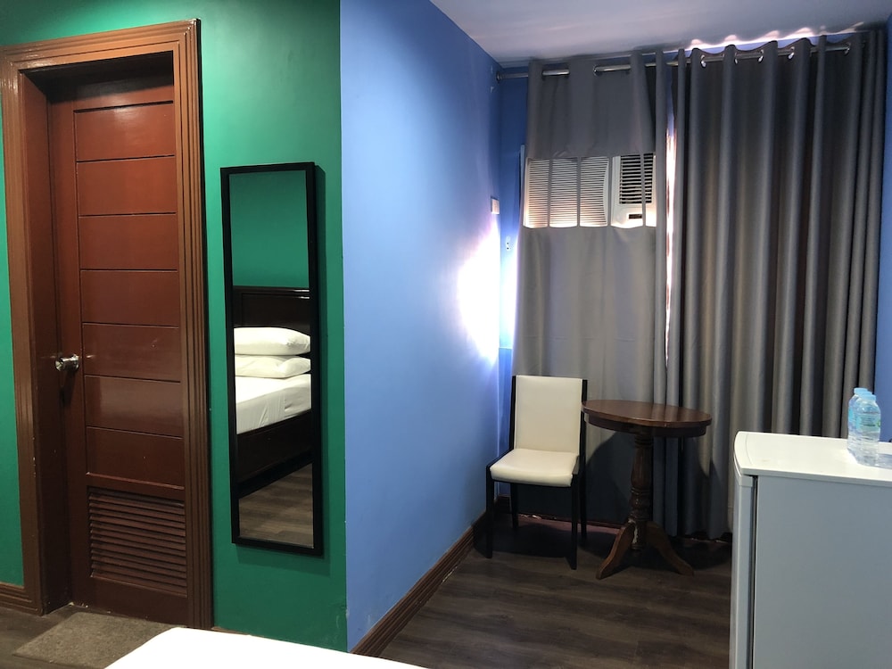 One Averee Bay Hotel 18/59