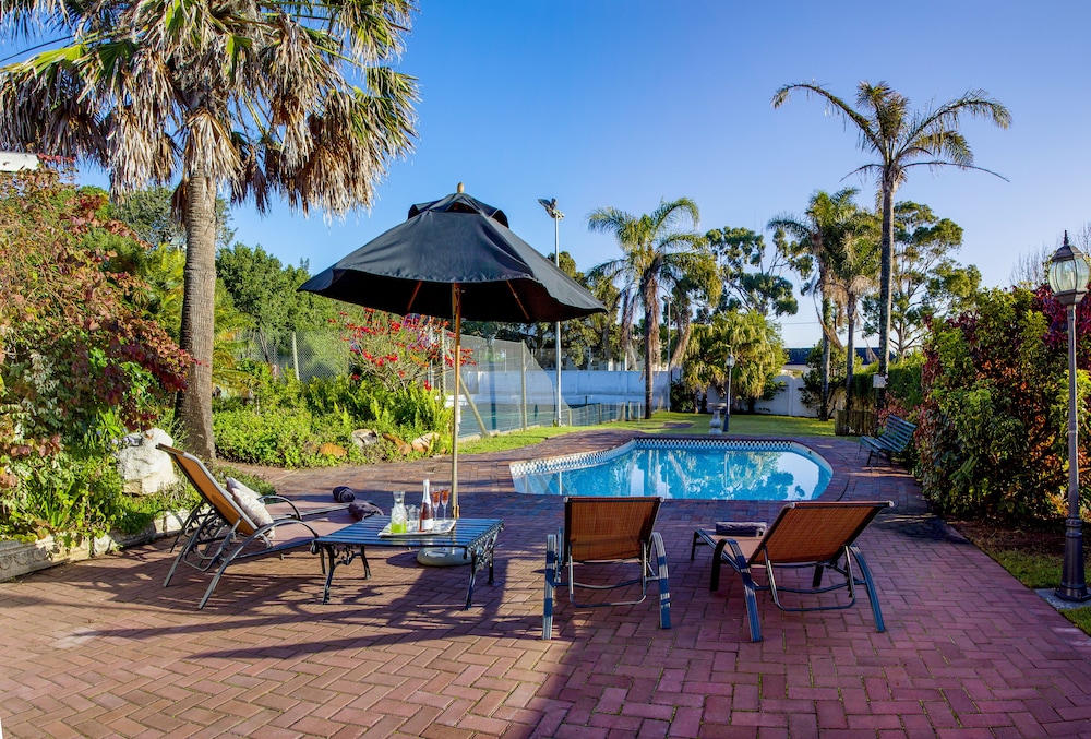 Forest Hall Guest House 48/50