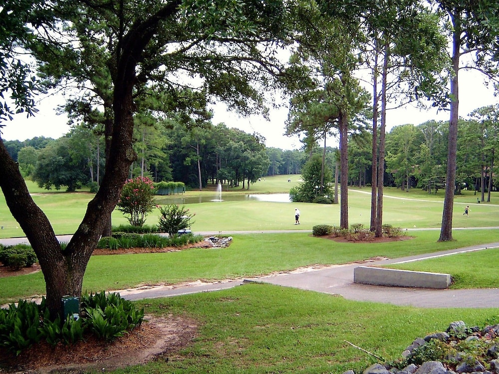 Ramada by Wyndham Diamondhead I-10/Gulfport 8/47