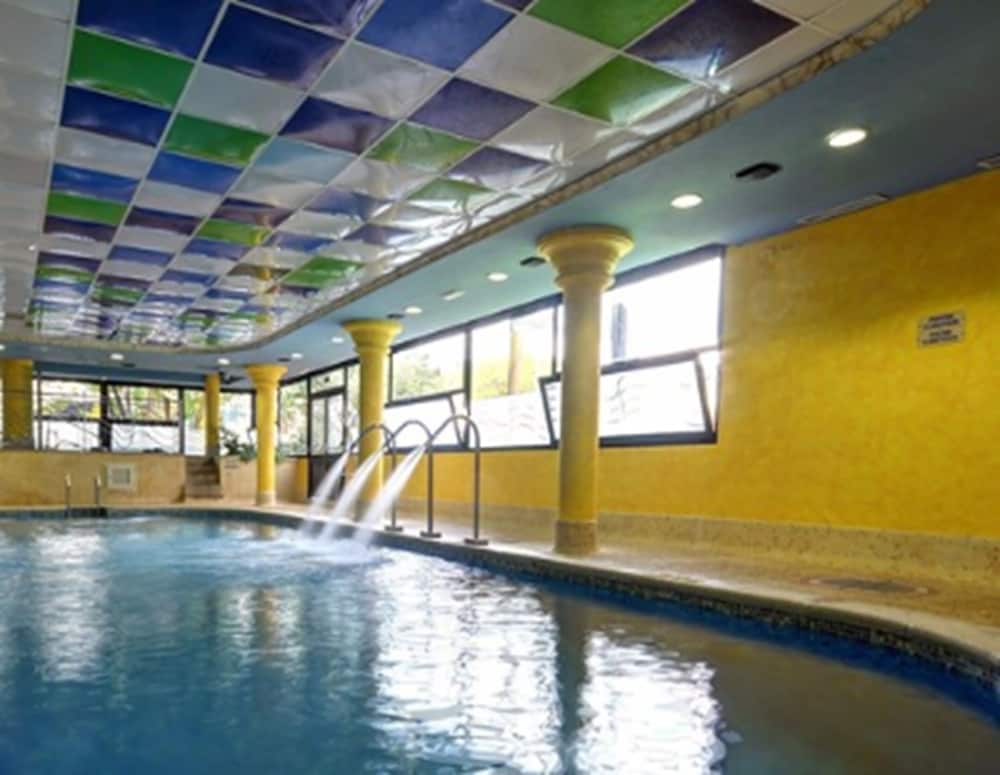swimming pool spa