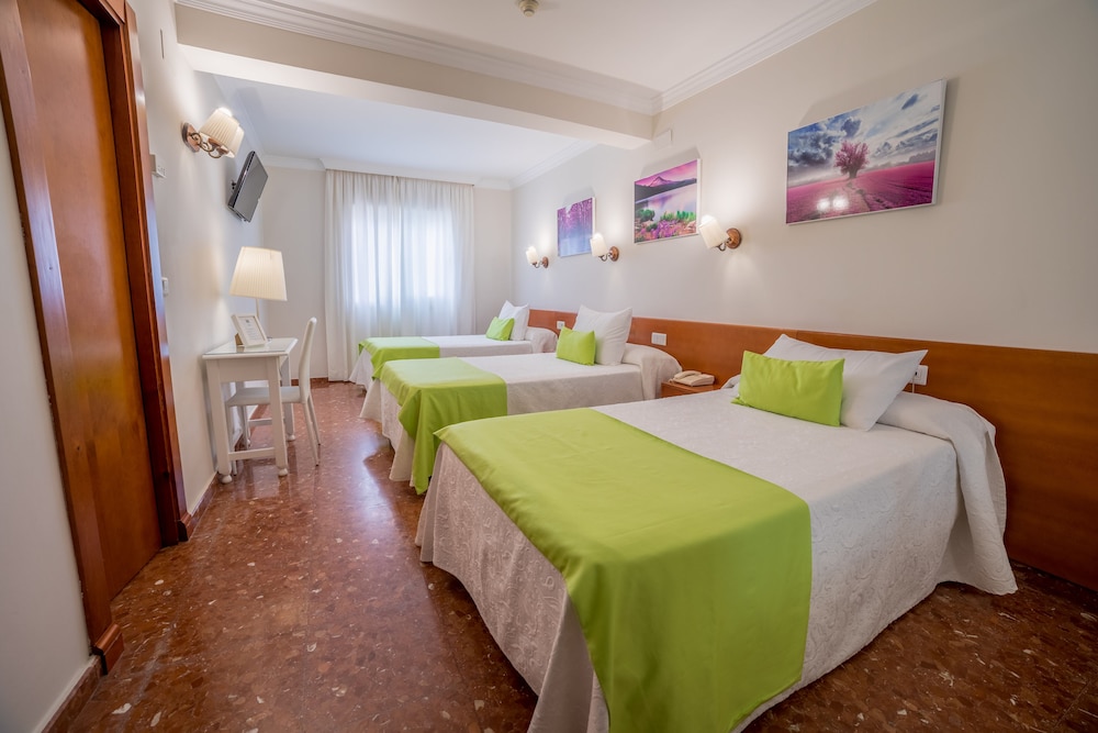 Hotel Romerito 17/65
