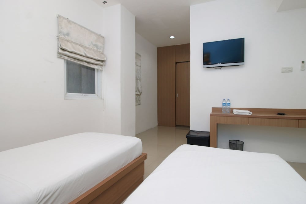 DELUXE, TWIN BEDS